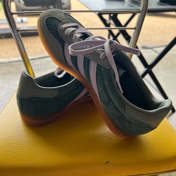 Adidas Original Gazelle Shoes size M8/W9.5 NWOT - Picture 12 of 13